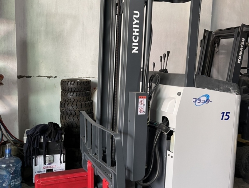 Xe Nâng Điện Nichiyu 1.5 Tấn, Đứng Lái