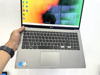 LG Gram 15Z95N i5-1135G7 Ram 16G SSD 512G 15.6inch 1.1kg