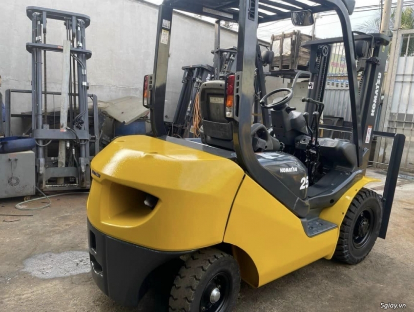 Xe Nâng Dầu Komatsu 2.5 Tấn Qua Sử Dụng