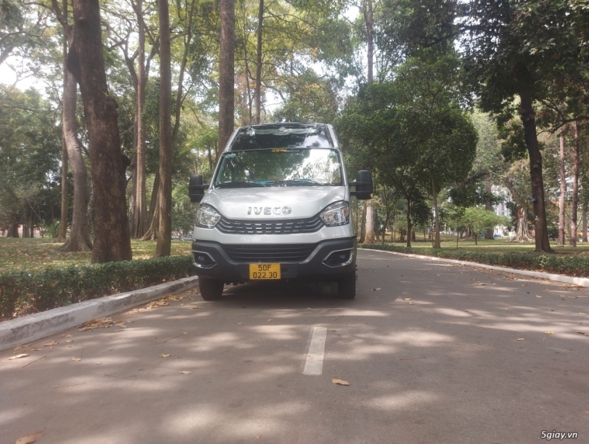 Cho thuê xe ô tô du lịch 16 chỗ Sài Gòn