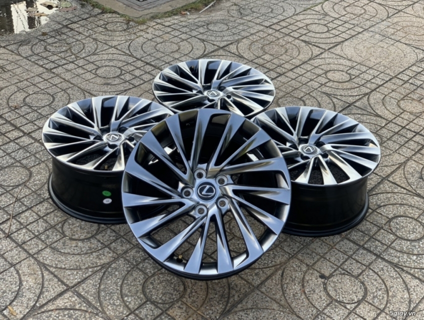 Mâm 18 inch xoắn Lexus lắp vừa cho nhiều dòng xe Nhật Hàn