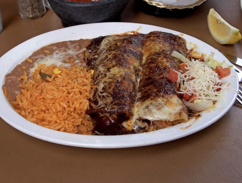 BÍ QUYẾT CHẾ BIẾN MÓN ENCHILADAS CHUẨN VỊ MEXICO TRUYỀN THỐNG