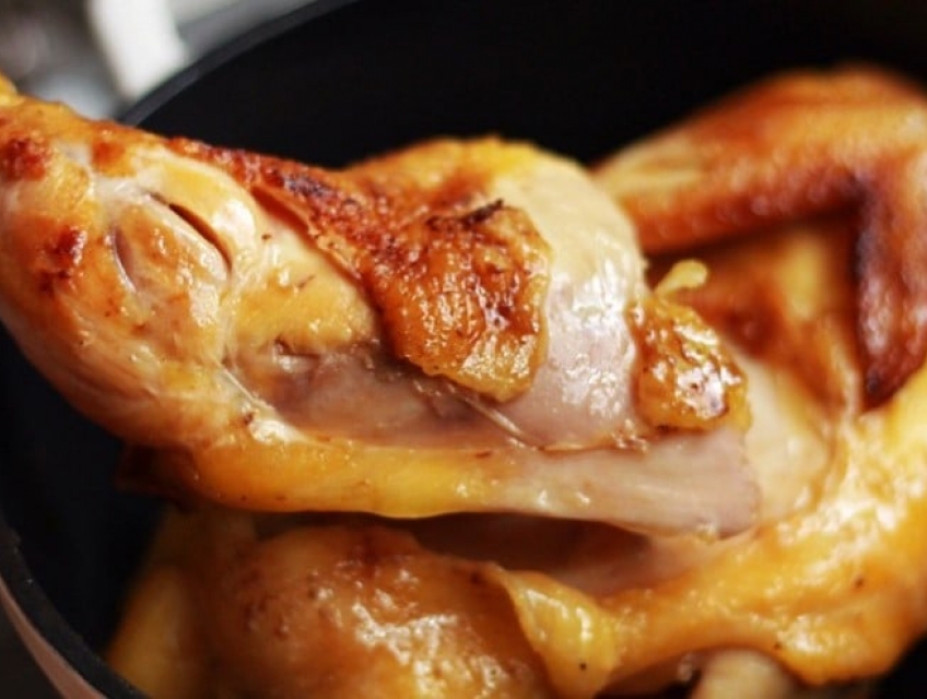 Sing Chicken hướng dẫn bạn cách làm gà nướng bằng nồi cơm điện