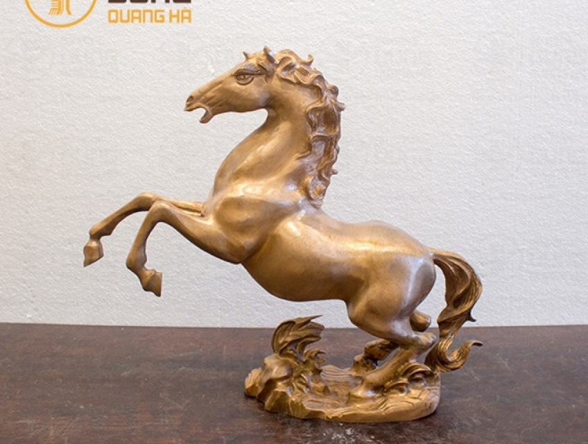 Đặt tượng ngựa phong thủy như thế nào để đoán may mắn tài lộc?