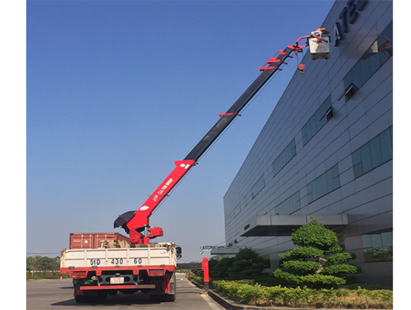 Cho thuê xe cẩu nâng người giá rẻ