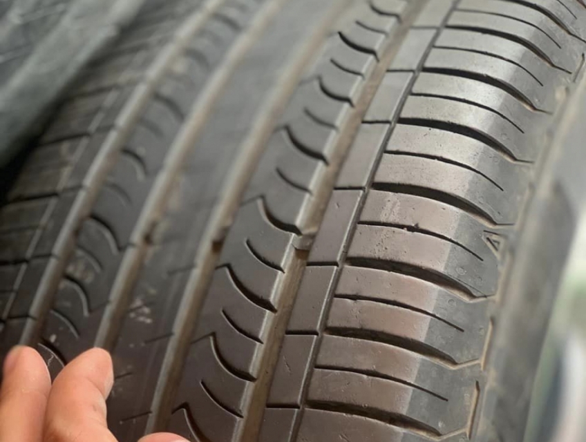 Cần thanh lý mâm Zin Focus tháo xe kèm vỏ Nexen 215/55R17 lắp vừMondeo