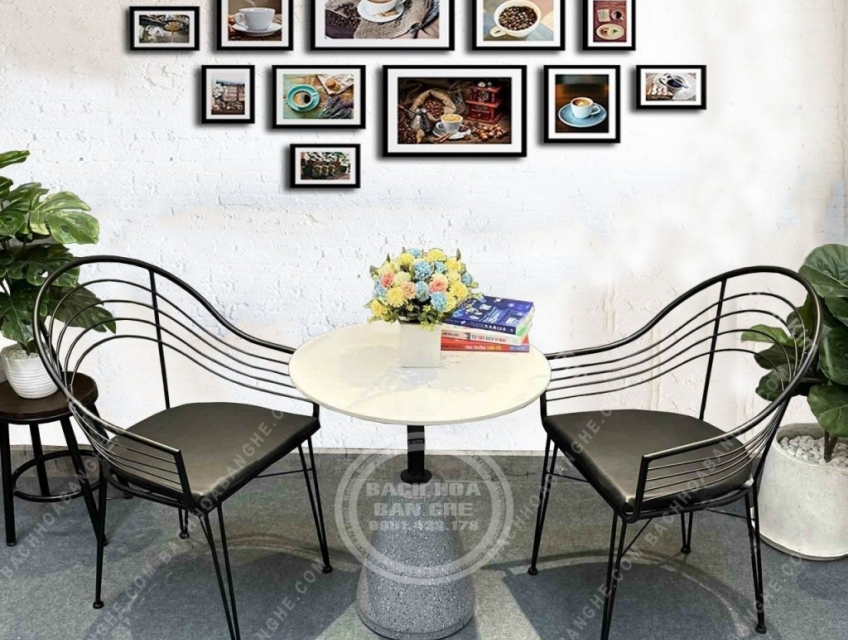 Bộ bàn ghế sắt nệm da PU cho quán cafe, trà sữa sân vườn