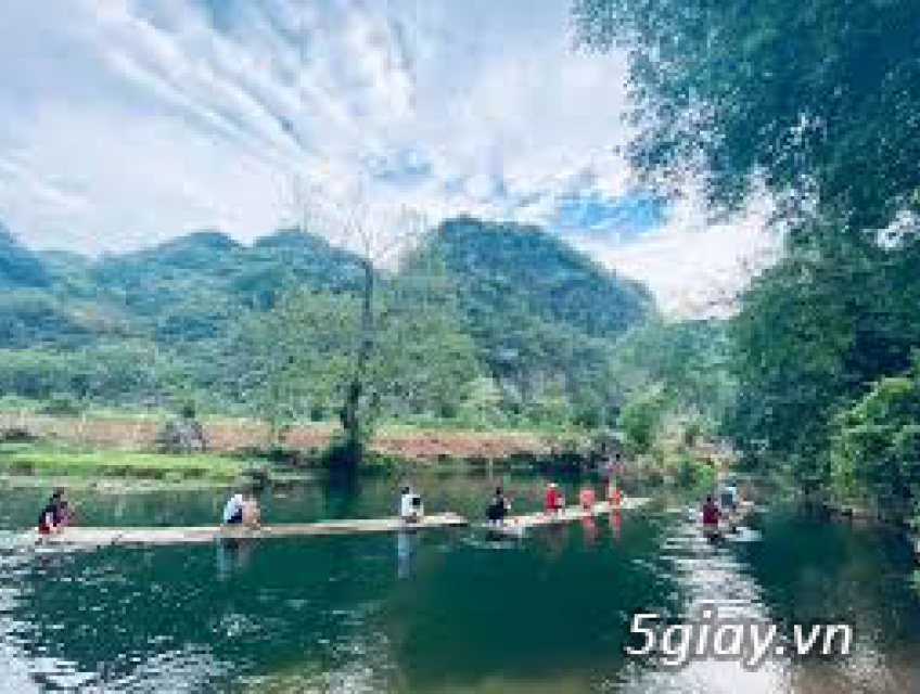 Về Hoa Bình Du Hý Muôn Nơi