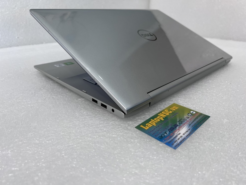 Dell 7791 Core i7 màn 17.3-Inch cảm ứng gập 360 độ
