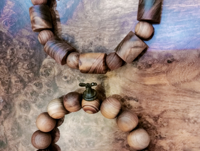 vòng đeo tay phong thủy dòng gỗ thơm 0915950997