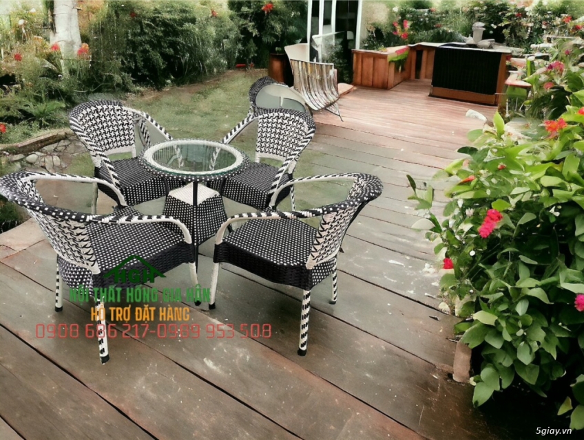 Bàn ghế cafe sân vườn