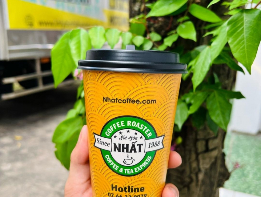 Túi nilon và ly nhựa My Huỳnh