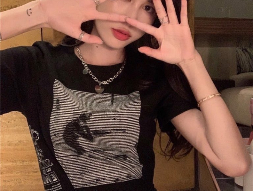 ÁO THUN KIỂU NỮ IN HÌNH – AT204