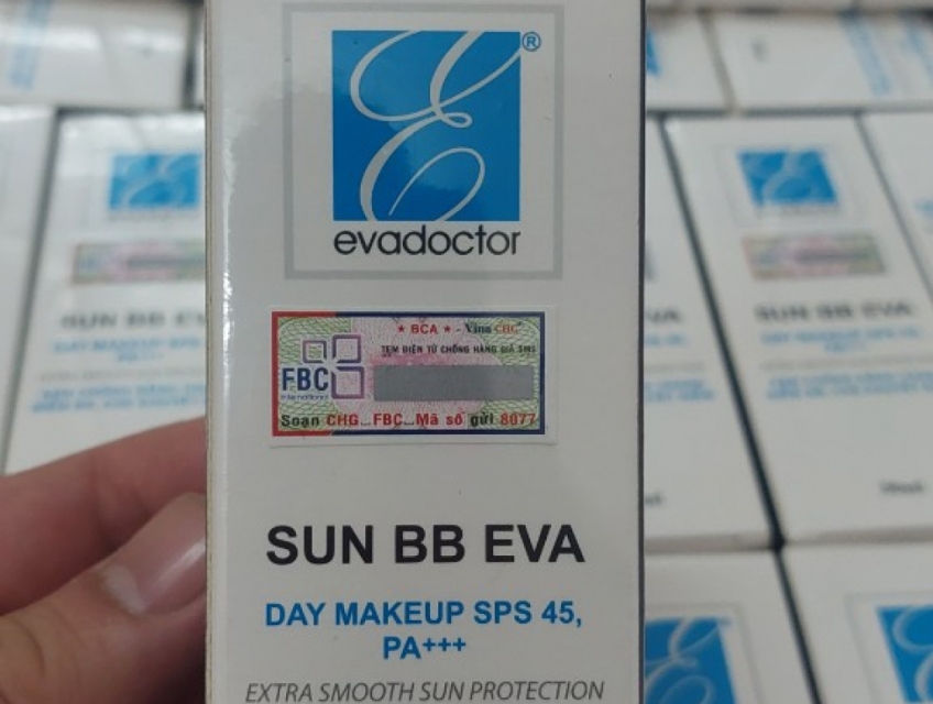 Chống nắng dưỡng trắng da SUNBB EVA của EVADOCTOR