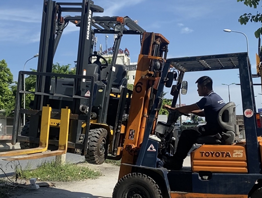 Cách lựa chọn xe nâng cũ đúng hàng nhật bãi