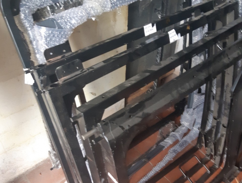 KÍNH CHẮN GIÓ - KHUNG KÍNH