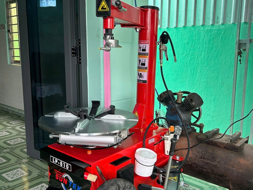 Giới thiệu máy ra vỏ SUNTEK LP-810 dành cho tiệm sửa xe  xe tay ga và xe du lịch cỡ nhỏ
