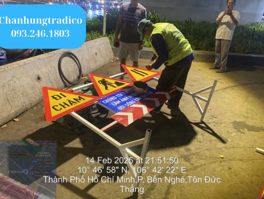 Biển báo phản quang hình tam giác