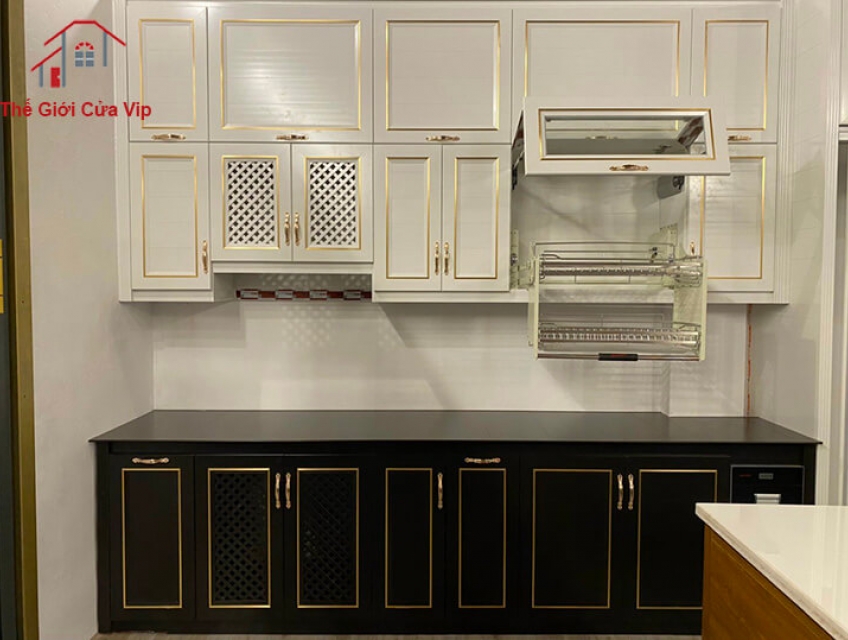 Nên sử dụng tủ chén nhôm kính treo tường hay tủ chén đứng?