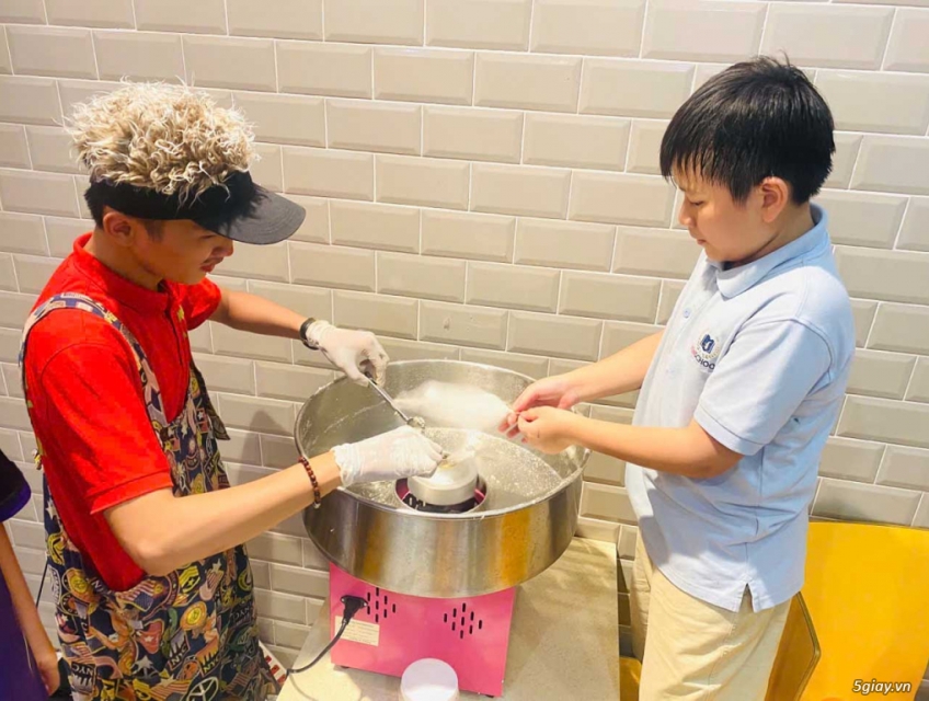 Cùng bé trải nghiệm làm bắp rang bơ, kẹo bông gòn