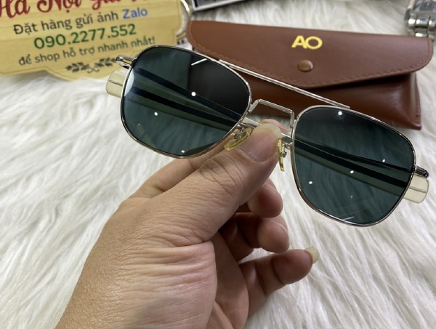 Kính cơn ao mỹ màu bạc đẹp bền cho các a nhiều mồ hôi đeo cực đẹp rẻ