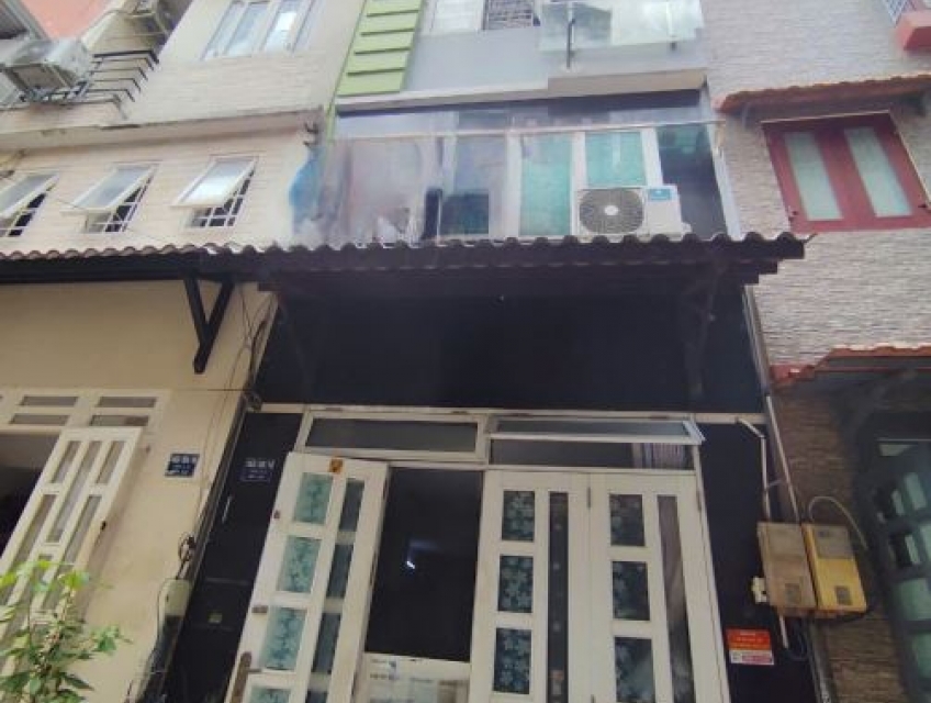 Chính chủ bán nhà nguyên căn giá 5.6 tỷ,địa chỉ 453/155/14 Lê Văn Sỹ,