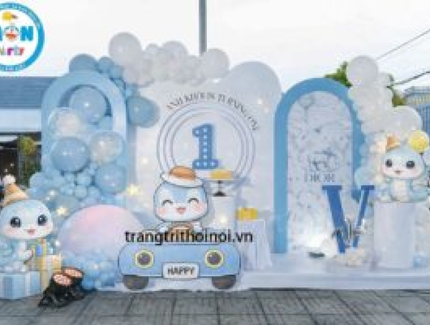 Trang trí sinh nhật bé 1 tuổi tone xanh biển
