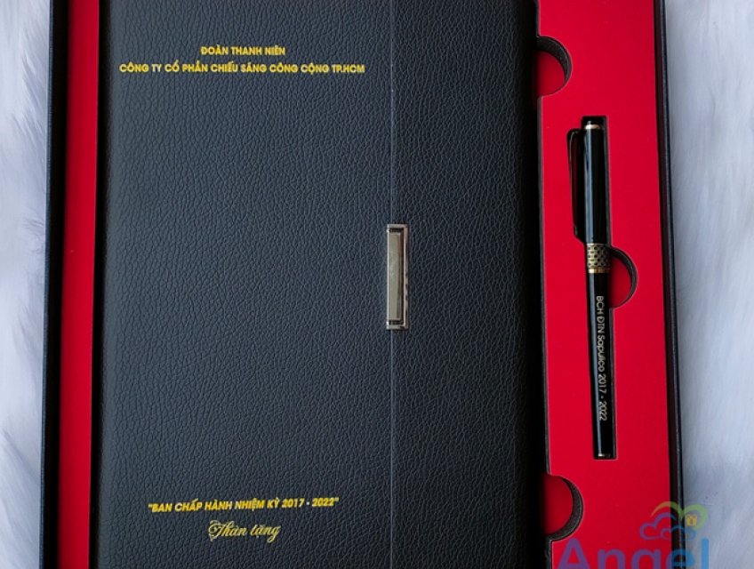 Bộ quà tặng văn phòng cao cấp – Bút ký kim loại & sổ tay A5 in logo
