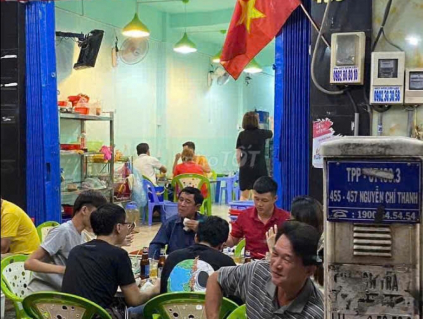 Tuyển nam nữ phục vụ , tạp vụ làm tại quán ăn Q5