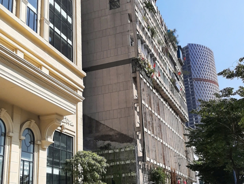 Bán căn hộ 12 Võ Văn Kiệt Q1 ngay trung tâm thành phố DT 71m2