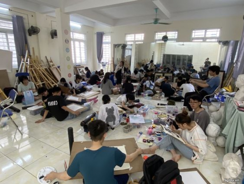 Lớp học vẽ cơ bản ở Hà Nội