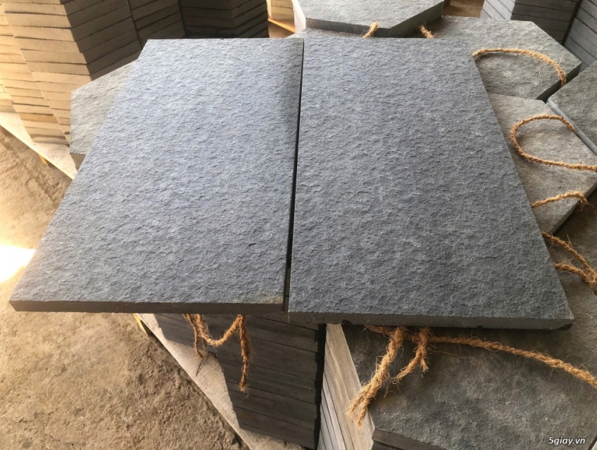 Đá Bazan Đen Khò Lửa: Vẻ Đẹp Gai Góc, Cứng Cáp Cho Công Trình Đẳng Cấp!