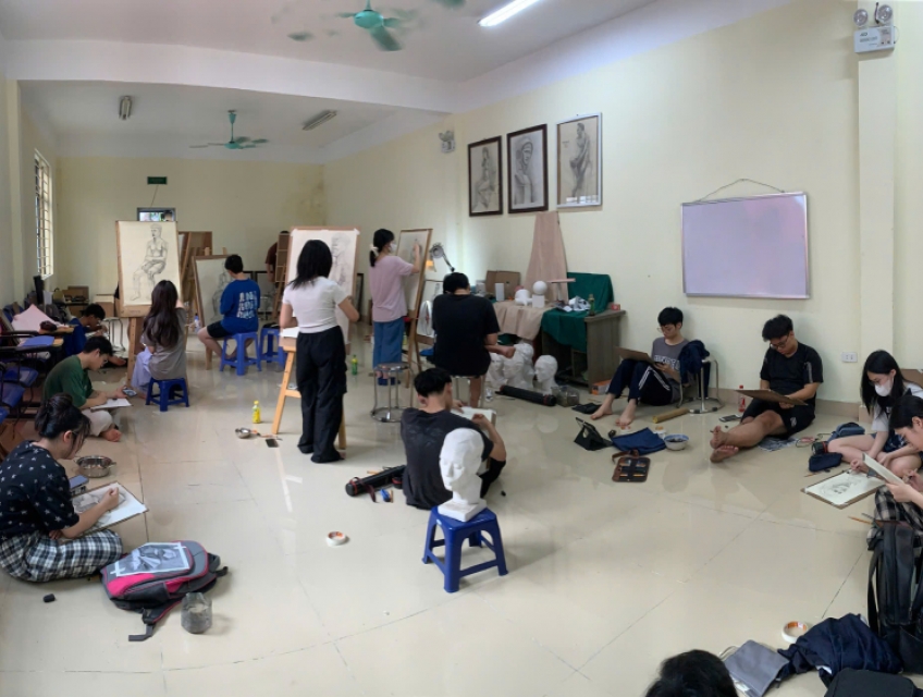 Lớp học vẽ cơ bản ở Hà Nội