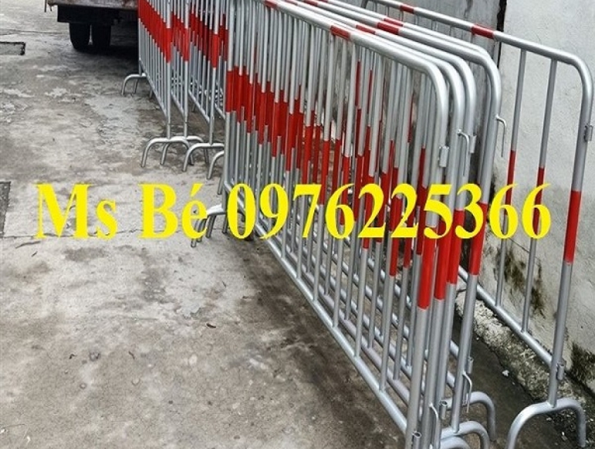 Hàng rào chắn di động bằng thép khổ 1.2m x 2m