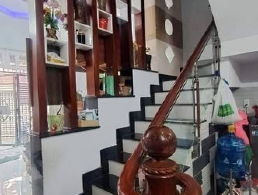 CHỦ KẸT CẦN BÁN GẤP NHÀ HẺM 1041 TRẦN XUÂN SOẠN GIÁP KHU HIM LAM