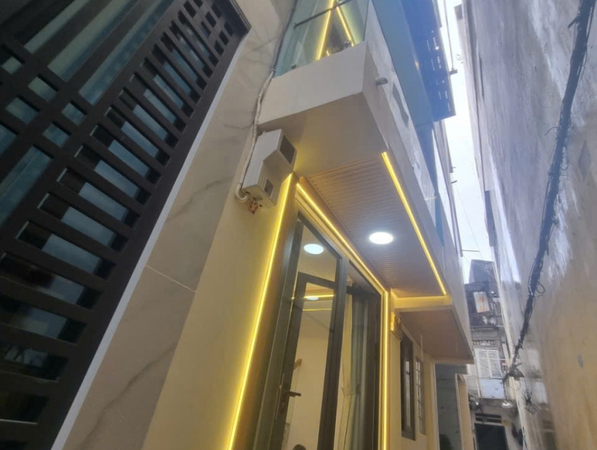 Chỉ 5 tỷ mua được căn nhà ngay trung tâm 126A/1 Nguyễn Cư Trinh Q1