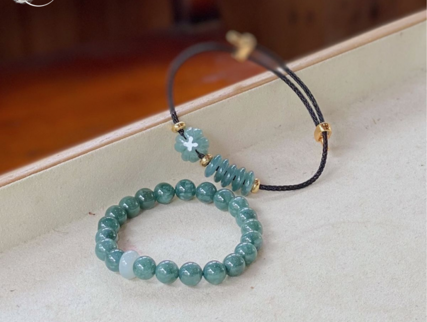 Vòng Bạc Phong Thủy Bí Quyết Chọn Trang Sức Hút May Mắn & Cân Bằng Năn