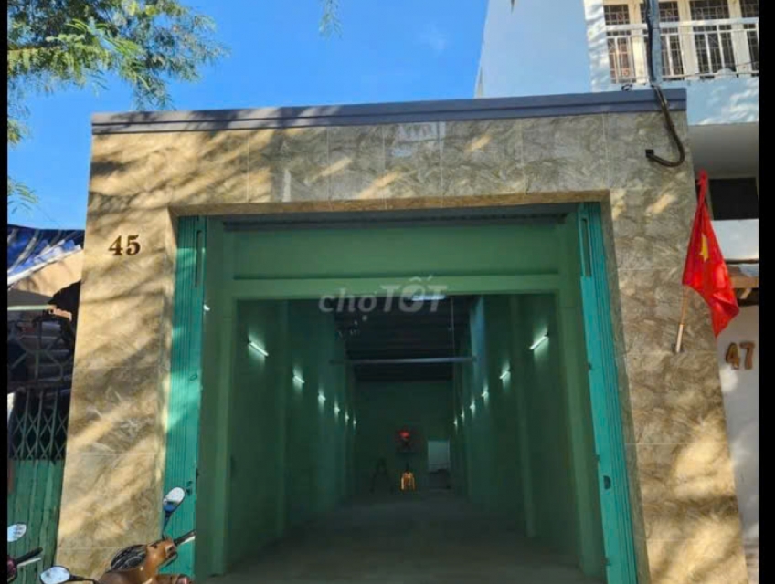 Cho thuê kho 135m2 mặt tiền Tùng Thiện Vương P11 Q8