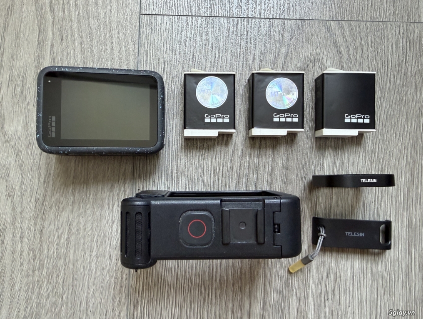 Bán GoPro 12 giá tốt, có 3 pin, Media Mod, kính CPL Telesin