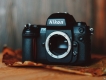 Bán Nikon F100 - khi đam mê là bất tân