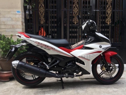 Exciter 150 Trắng đỏ ,xe đẹp 98%,bstp chính chủ