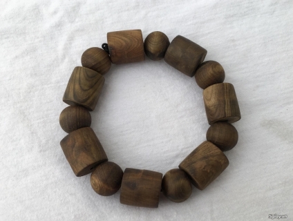 Vòng tay gỗ Thuỷ tùng thiên nhiên