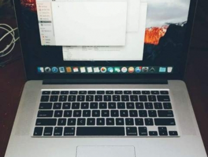 Macbook pro 15 inch 2015 16gb 512 ssd còn bảo hành 26tr