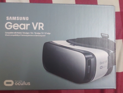Gear vr full box mới còn seal chưa sự dụng