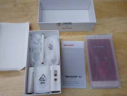 SHARP R1 Pin trâu, Bảo mật vân tay, cấu hình mạnh.