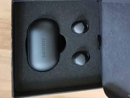 Bán tai nghe SamSung Iconx 2018 mới 99.99% Fullbox giá 1t899k