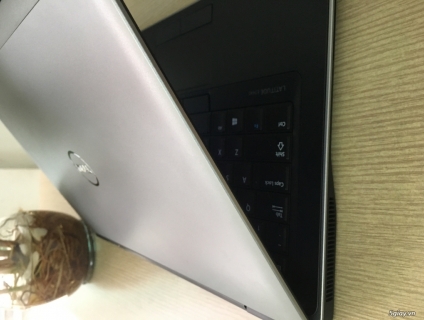 Dell Ultrabook E7440 zin nguyên màn hình HD hình thật 100%