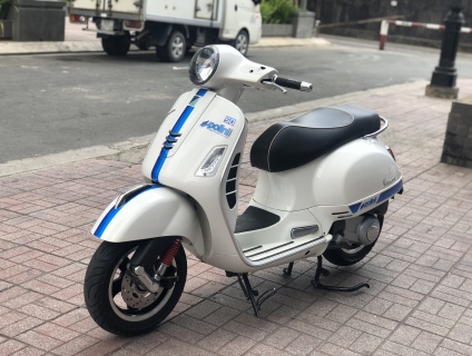 Vespa Gts 300, dk T11/2017, 99,999% (2.500km)