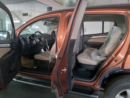 Isuzu Mux 3.0L AT - 2017 ( cuối 2017 - chưa lăn bánh)- Giảm 160 triệu