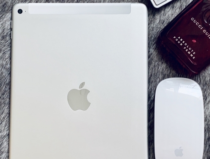 Cần bán iPad Air2 16G 4G màu bạc zin keng 99.9%